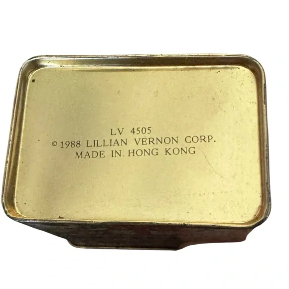 Lillian Vernon 1998 Festive Holiday Tin with Winter Scene - Picture 8 of 8